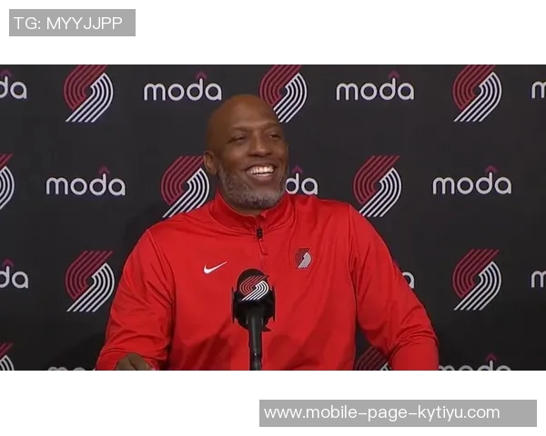 杨瀚森的活力与激情让比卢普斯赞不绝口的瞬间