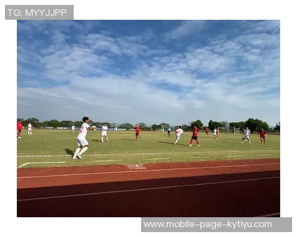 上海海港队提前集结备战训练中中秋节期间不放松全力以赴迎接挑战 上海海港队提前集结备战训练中中秋节期间不放松全力以赴迎接挑战