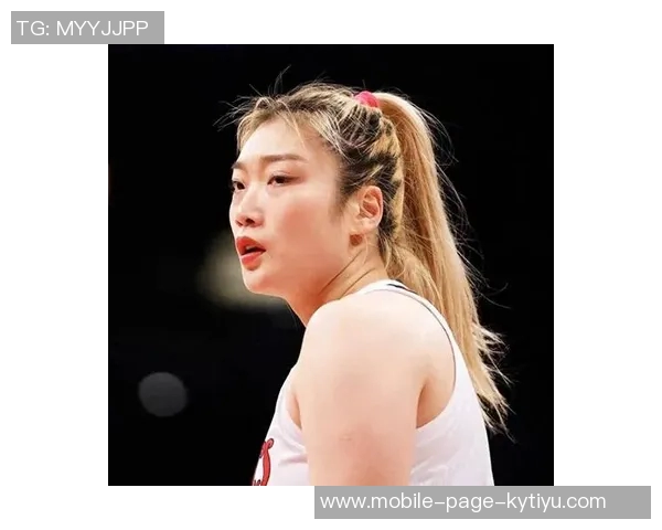 李梦分享中秋团圆美照祝福大家共度佳节快乐时光