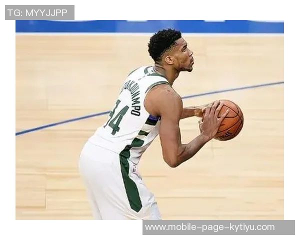 字母哥半场火力全开18分罚球命中率高暴扣两次震撼全场