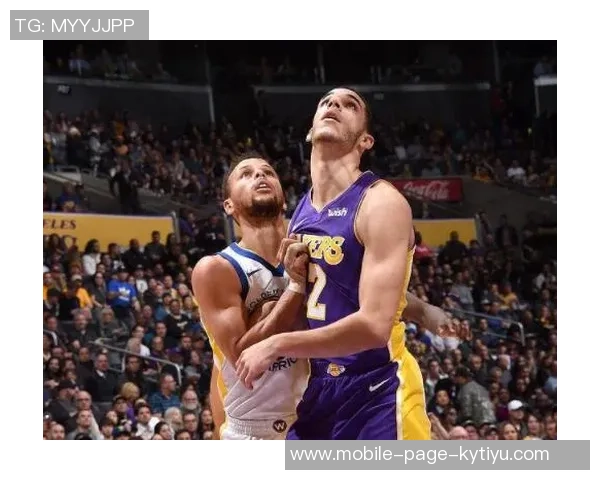 科塔表现出色9投7中轻松拿下15分8篮板2助攻2抢断1盖帽助力球队胜利 科塔表现出色9投7中轻松拿下15分8篮板2助攻2抢断1盖帽助力球队胜利